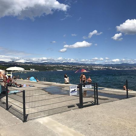 Opatija Central Studio Apartment Luaran gambar