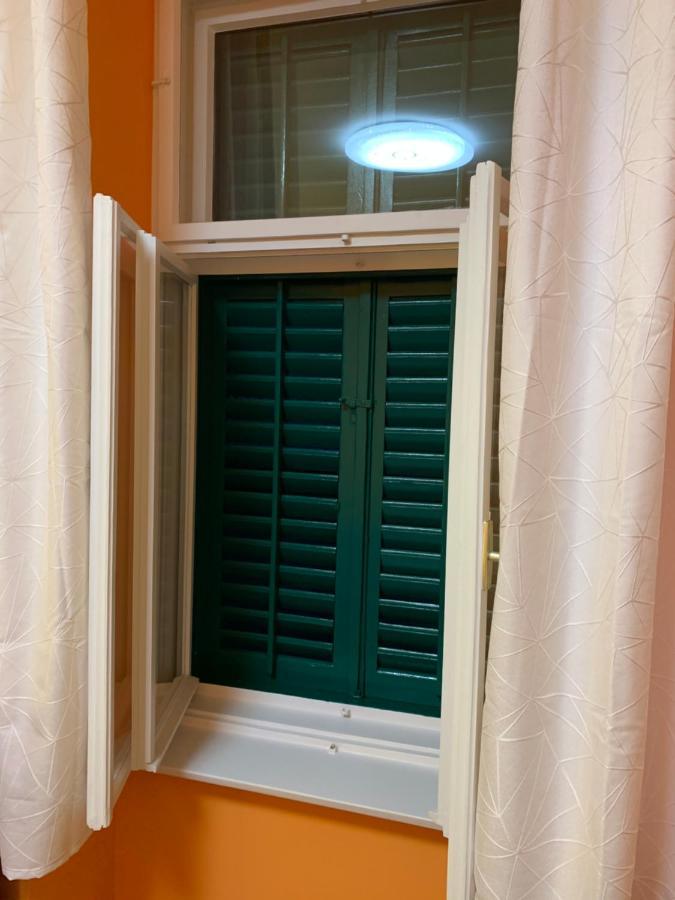 Opatija Central Studio Apartment Luaran gambar