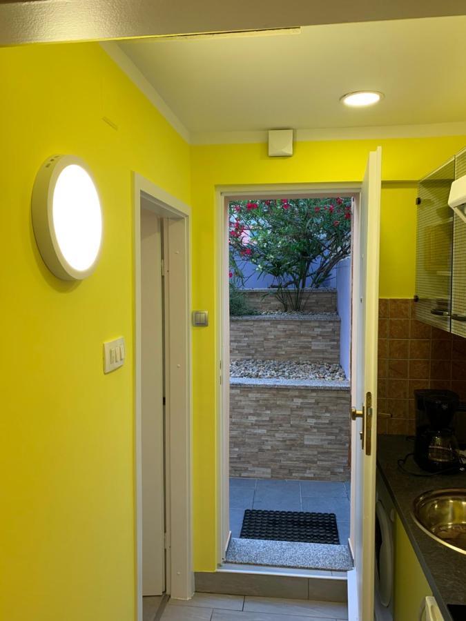 Opatija Central Studio Apartment Luaran gambar