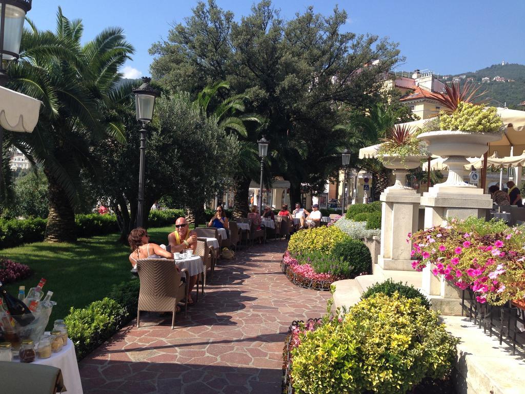Opatija Central Studio Apartment Luaran gambar