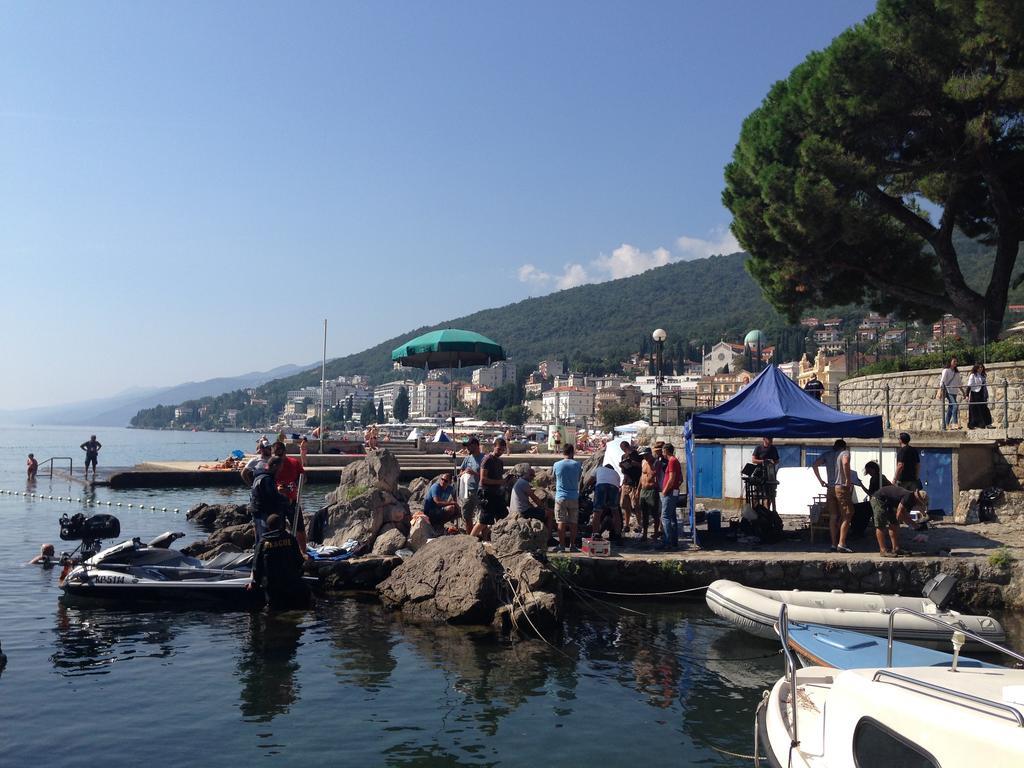 Opatija Central Studio Apartment Luaran gambar