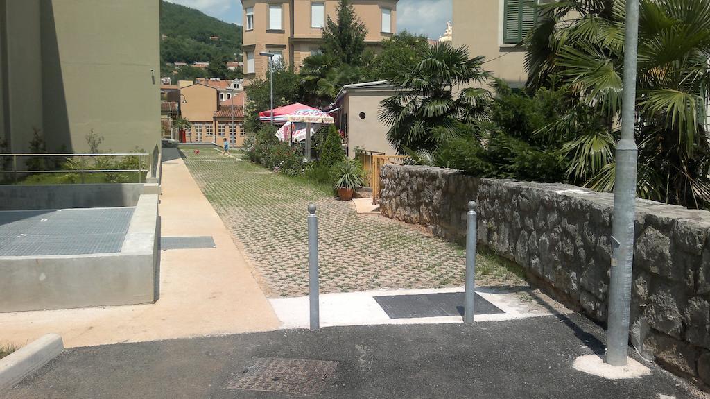 Opatija Central Studio Apartment Luaran gambar
